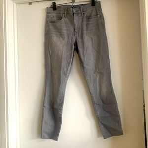 NWOT Gap True Skinny jeans in a light gray